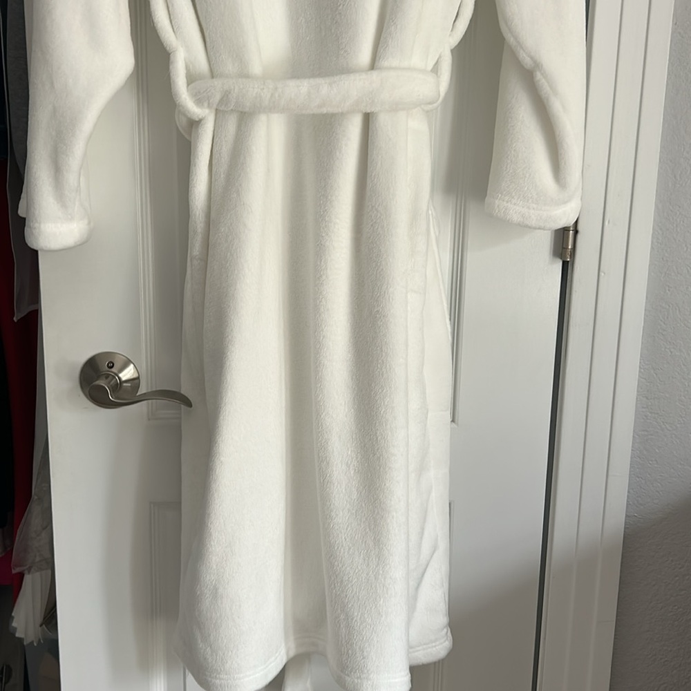 Pottery Barn Disney Mickey Mouse robe - Picture 4 of 6